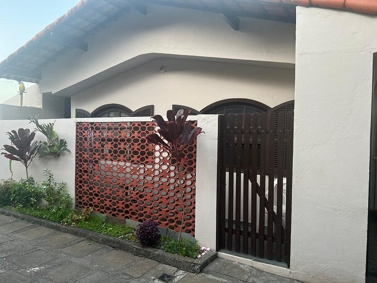 4let Saint Jhon Peró